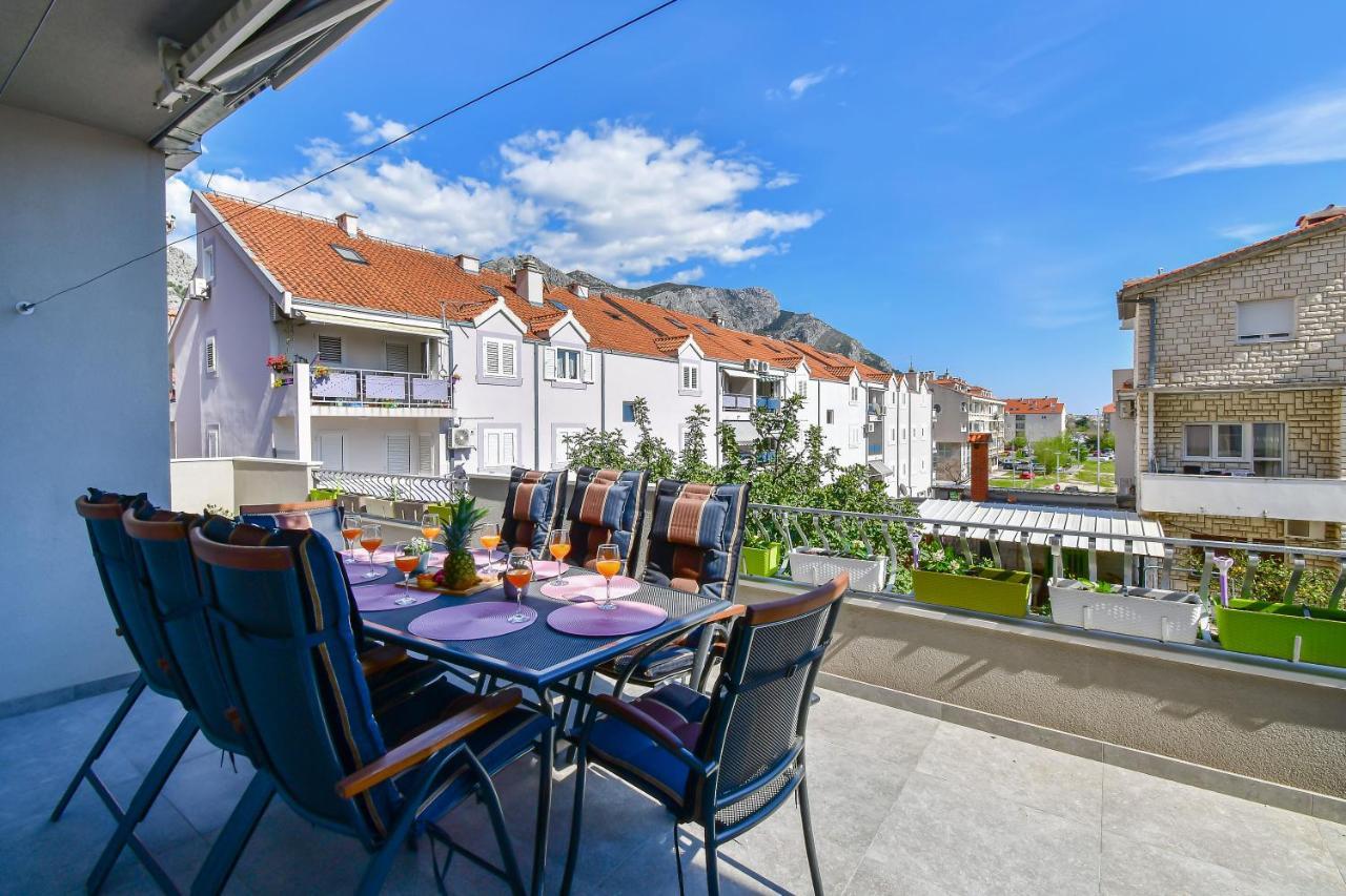 Apartment Ela Omiš Buitenkant foto