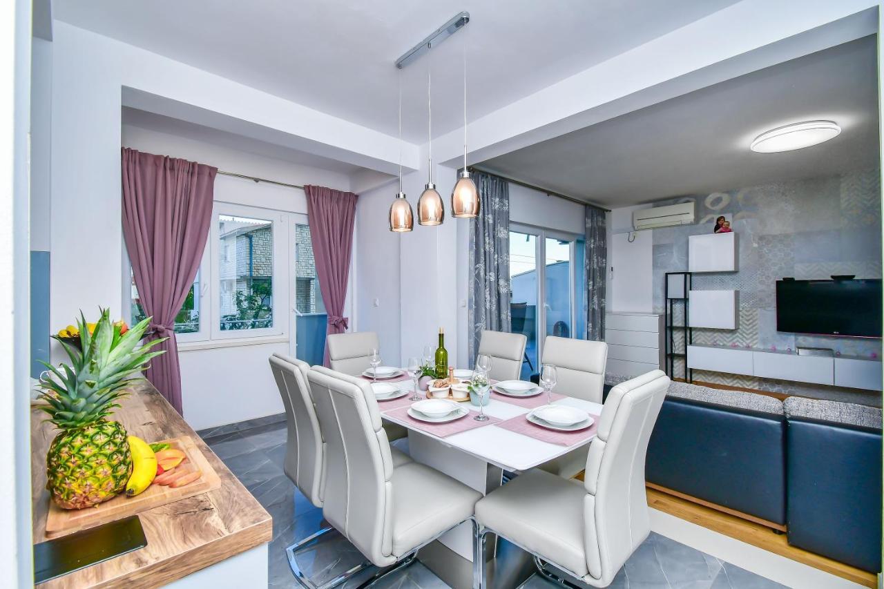 Apartment Ela Omiš Buitenkant foto