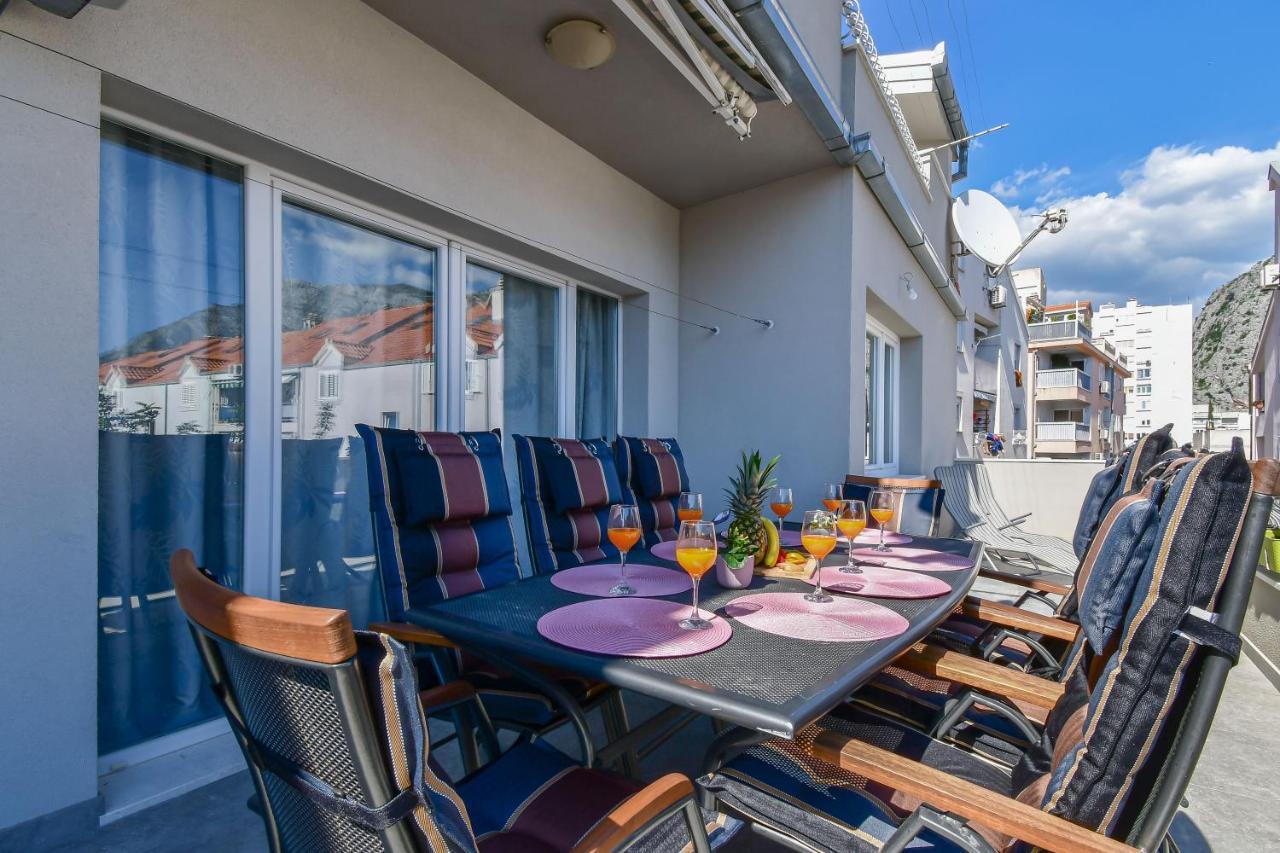 Apartment Ela Omiš Buitenkant foto