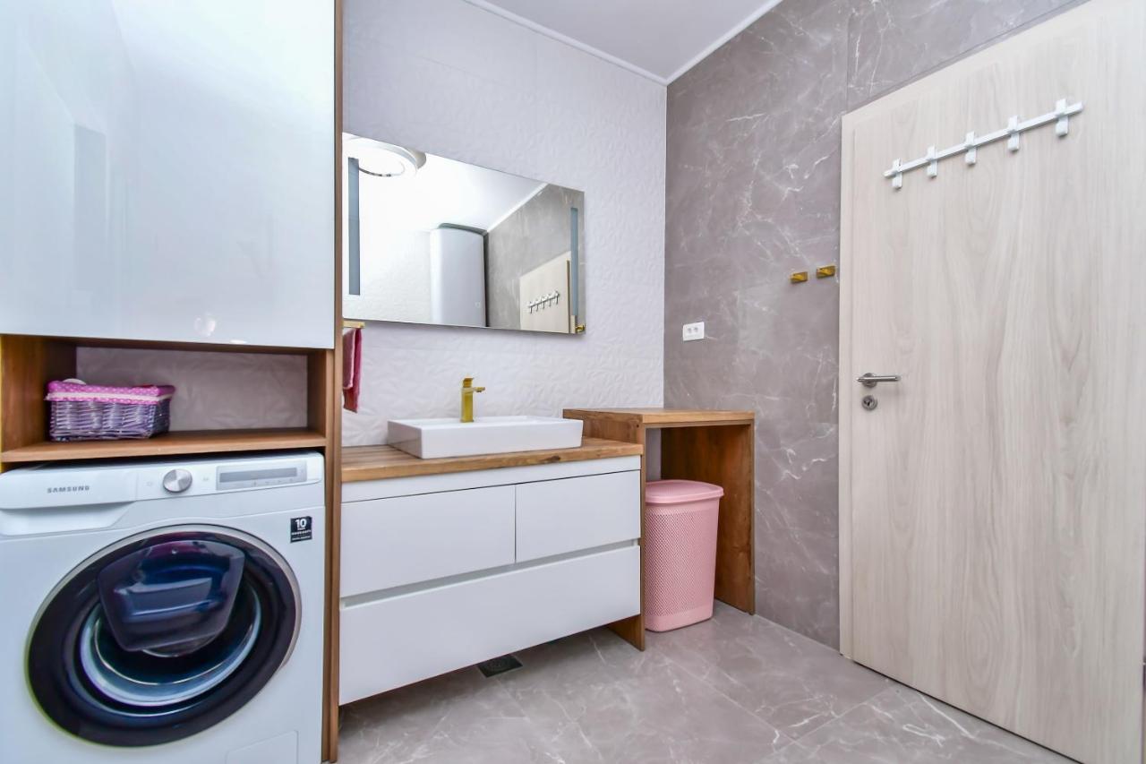 Apartment Ela Omiš Buitenkant foto