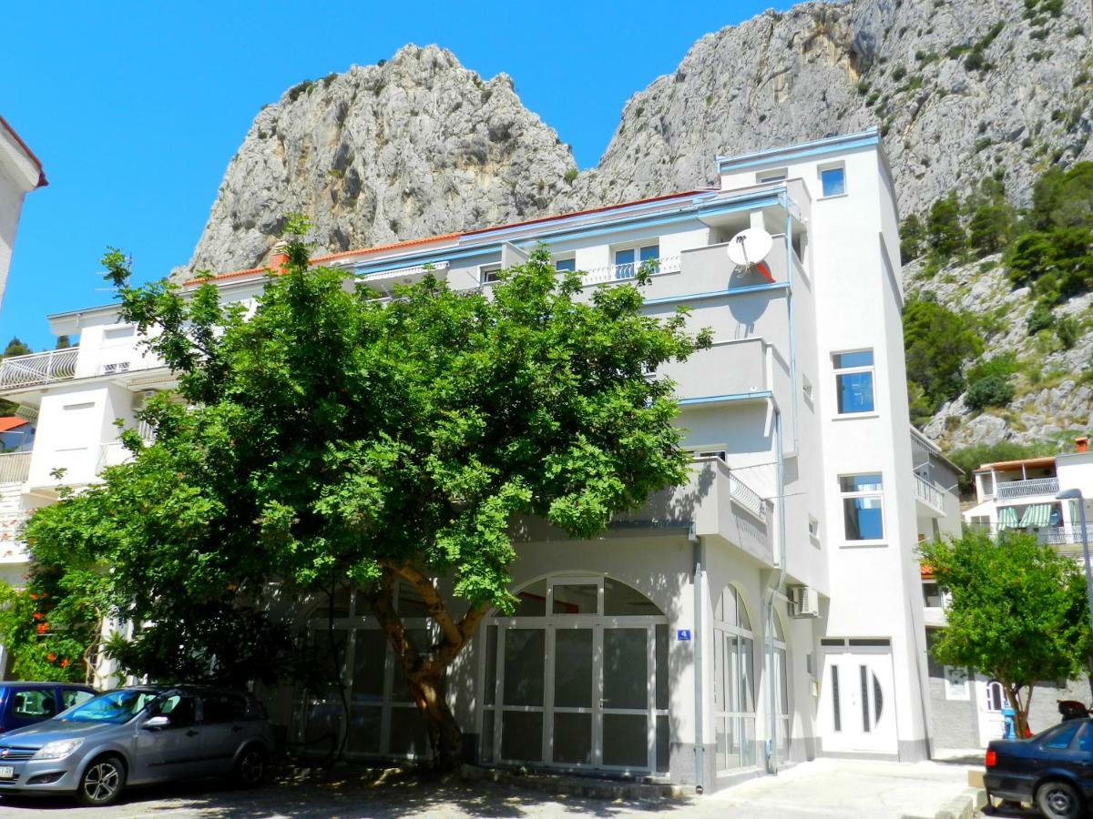 Apartment Ela Omiš Buitenkant foto